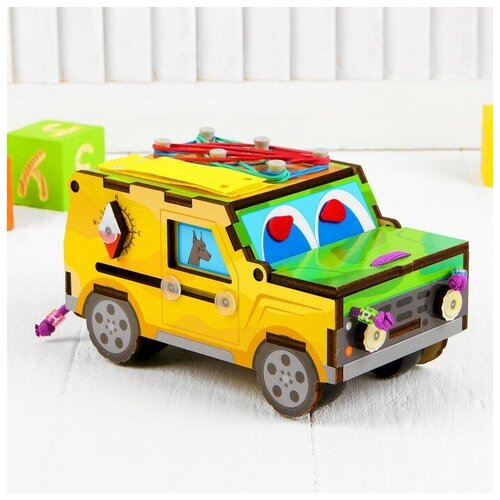Развивающая игра для детей «Бизи-машинка» деревянные игрушки тимбергрупп бизи машинка