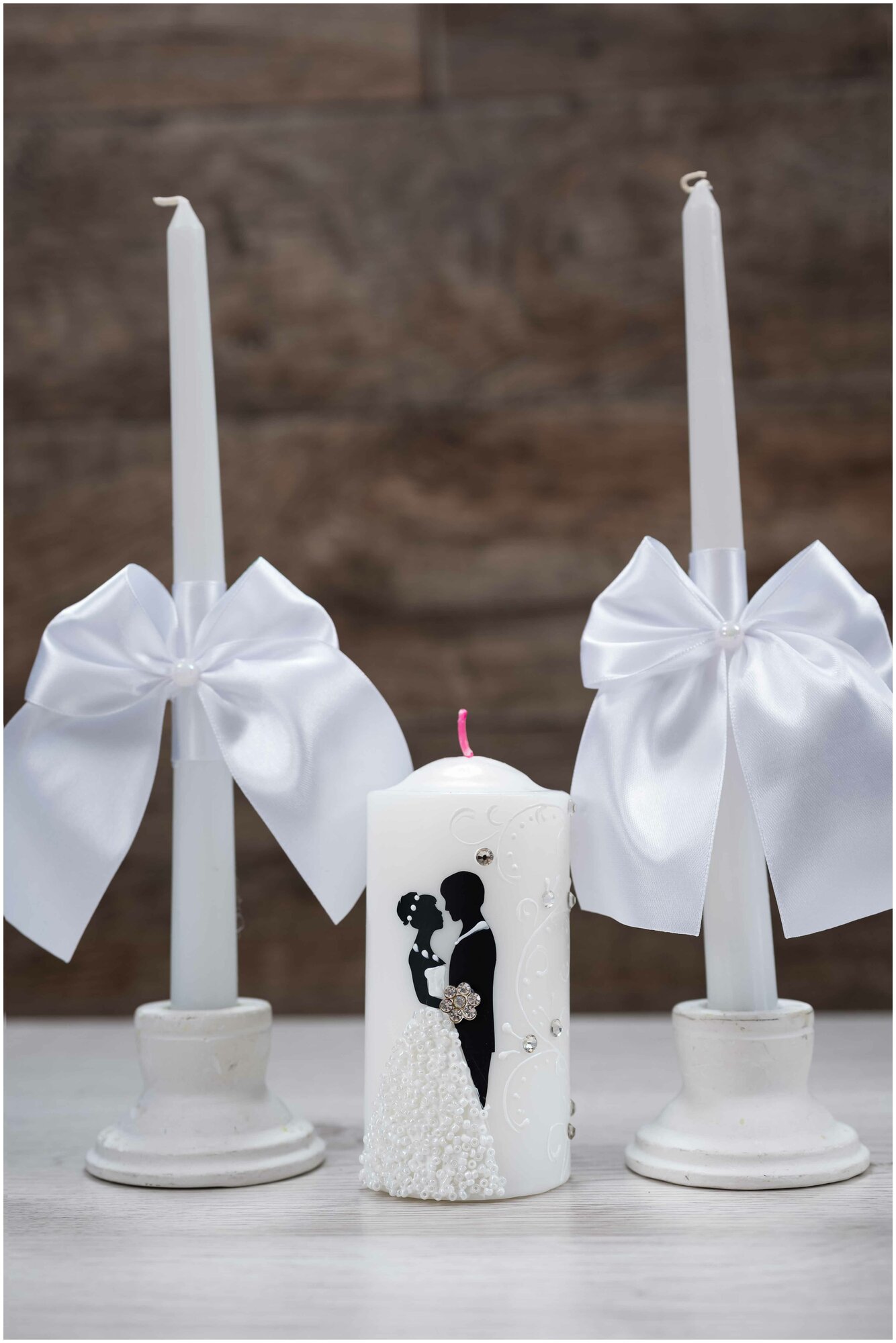 Свечи "Домашний очаг", свадебный набор - "Силуэты" в белом цвете (бисер)
