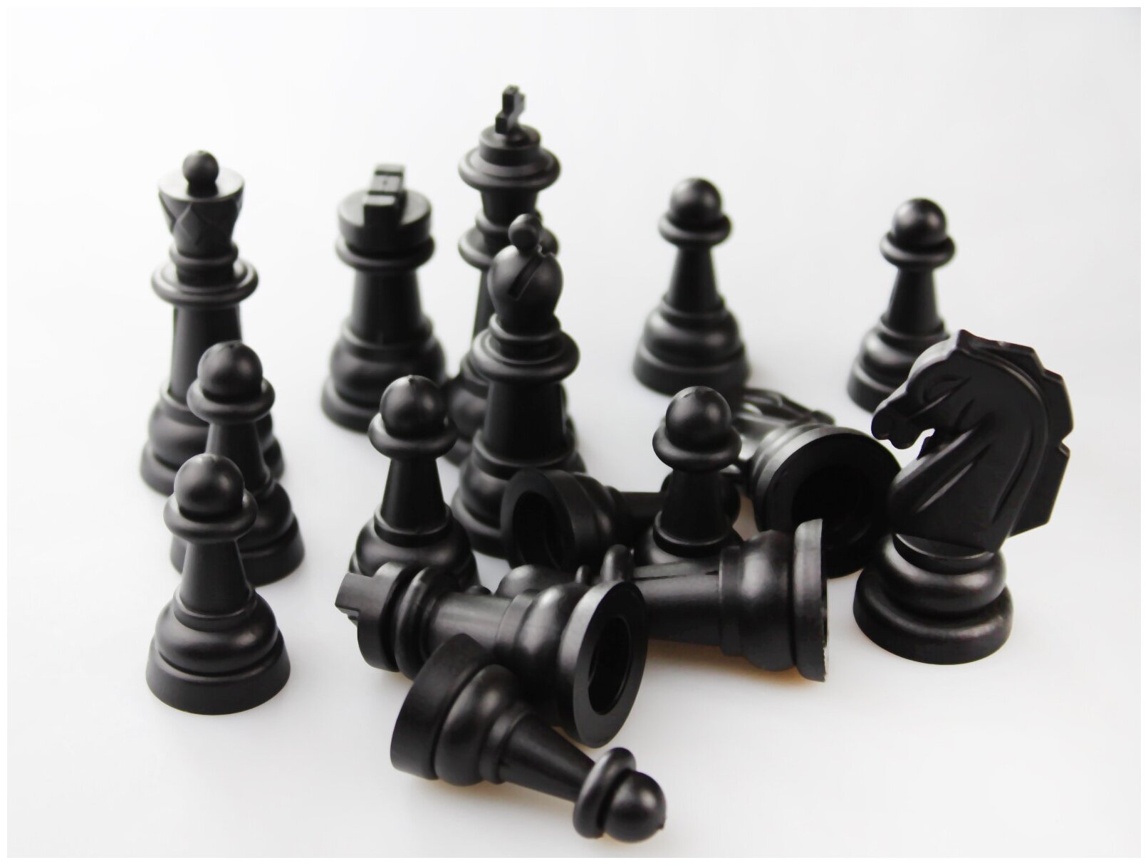 Настольная игра Десятое королевство Шахматы, пластмассовые фигуры в деревянной упаковке (поле 29см х 29см) 03878ДК - фотография № 13