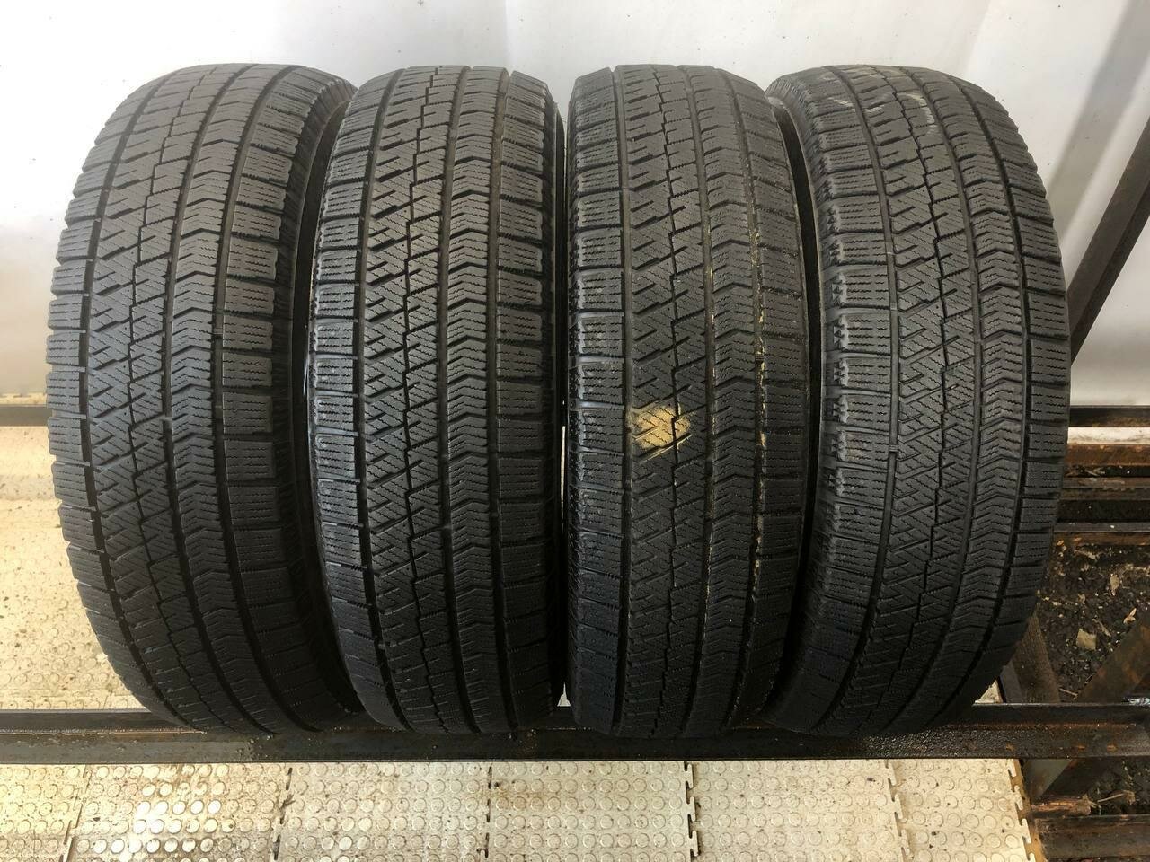 Bridgestone Blizzak VRX 2 185/65 R15 БУ Шины Зимние