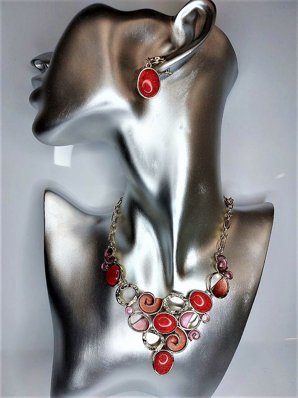 Комплект бижутерии. Набор, колье серьги "Колье Афродиты с серьгами" в коралловом цвете. C регулировкой длины.