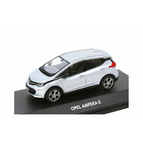 Opel ampera-e серебристый