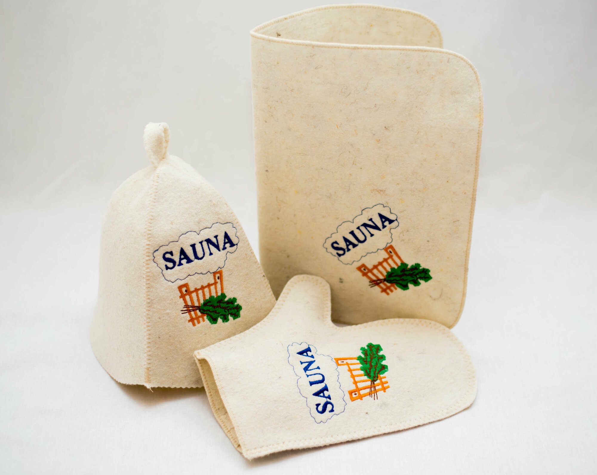 Набор для бани с цветной вышивкой Sauna 3 предмета: шапка рукавица коврик