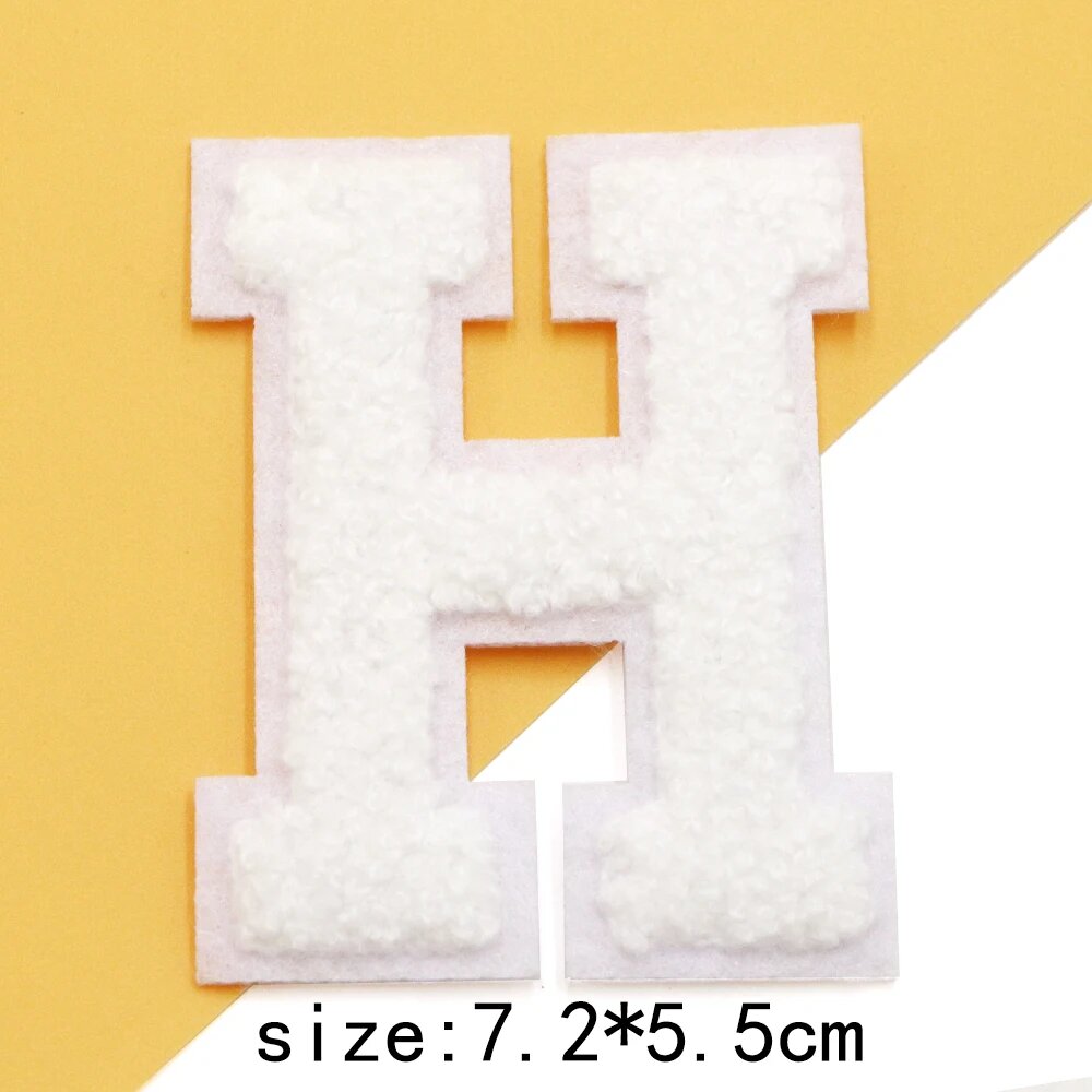 Вышитая нашивка буква H, 7.2*5.5 см