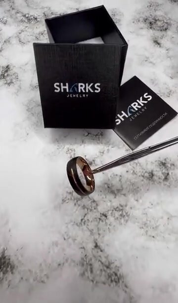 Кольцо обручальное Sharks Jewelry, размер 22, ширина 6 мм, золотой — фото 1