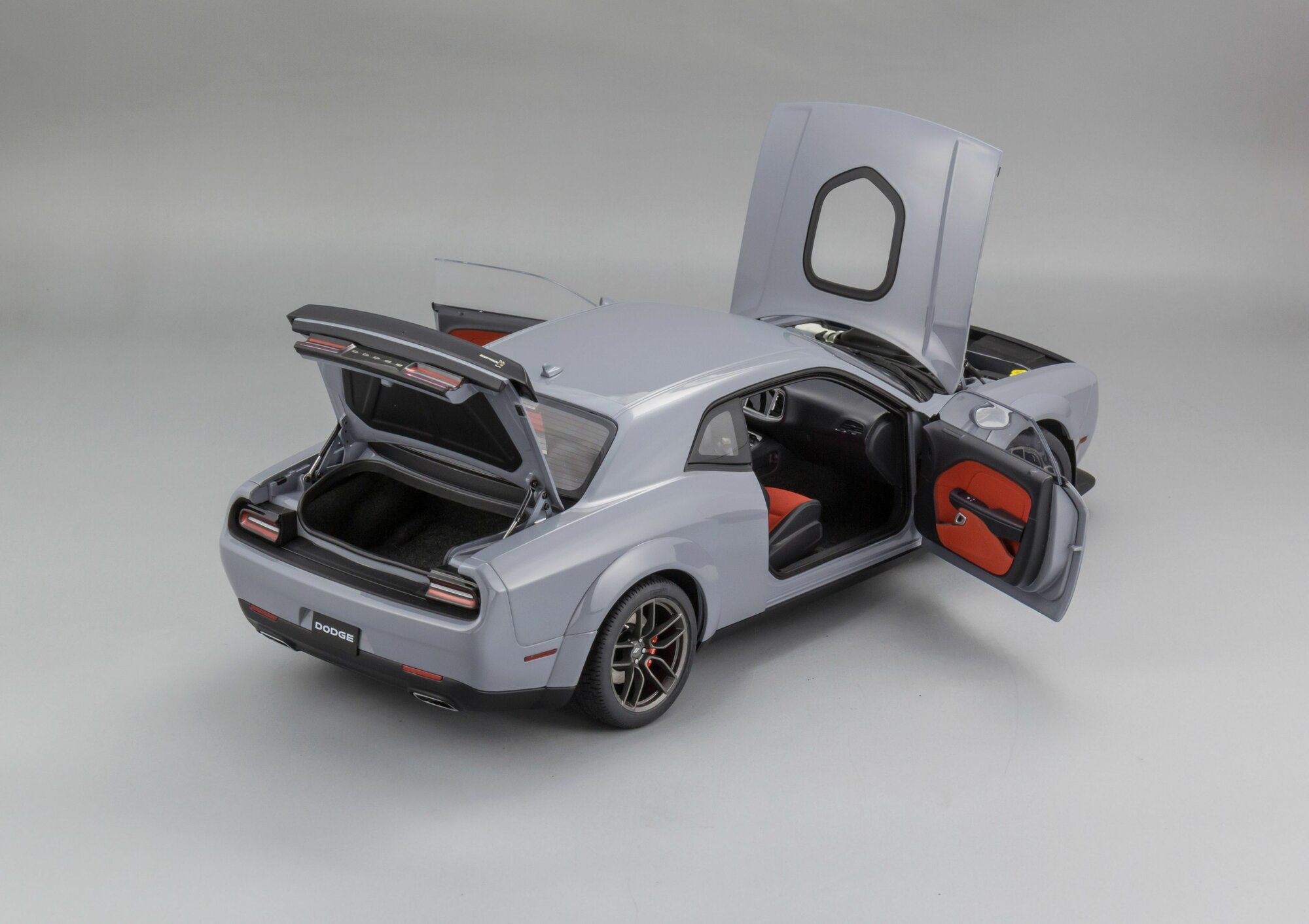 Коллекционная масштабная модель 1:18 Dodge Challenger R/T Scat Pack Shaker Widebody - 2022 от AUTOart — фото 1