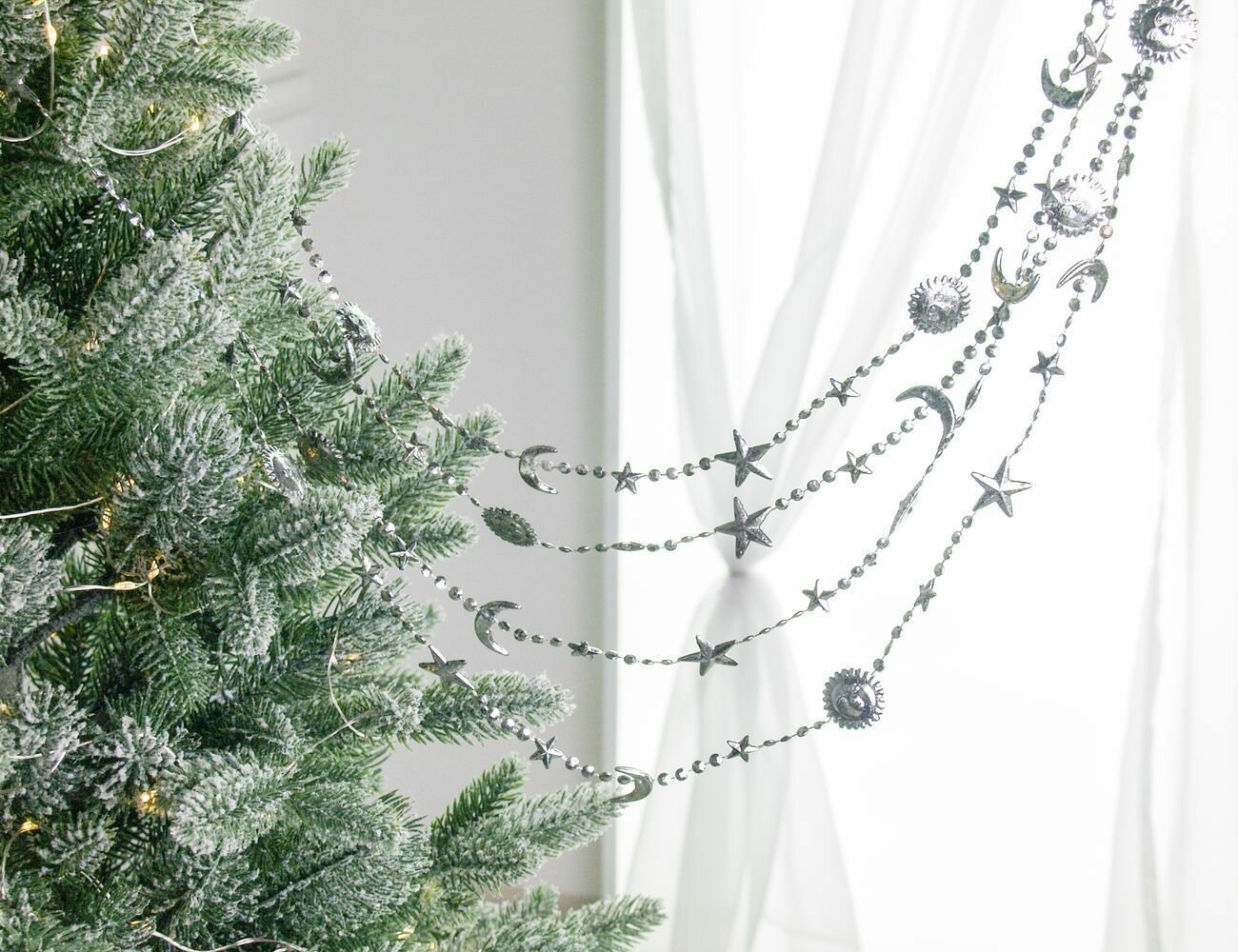 Бусы на ёлку космическая нить пластик серебряные 270 см Winter Deco 1001135