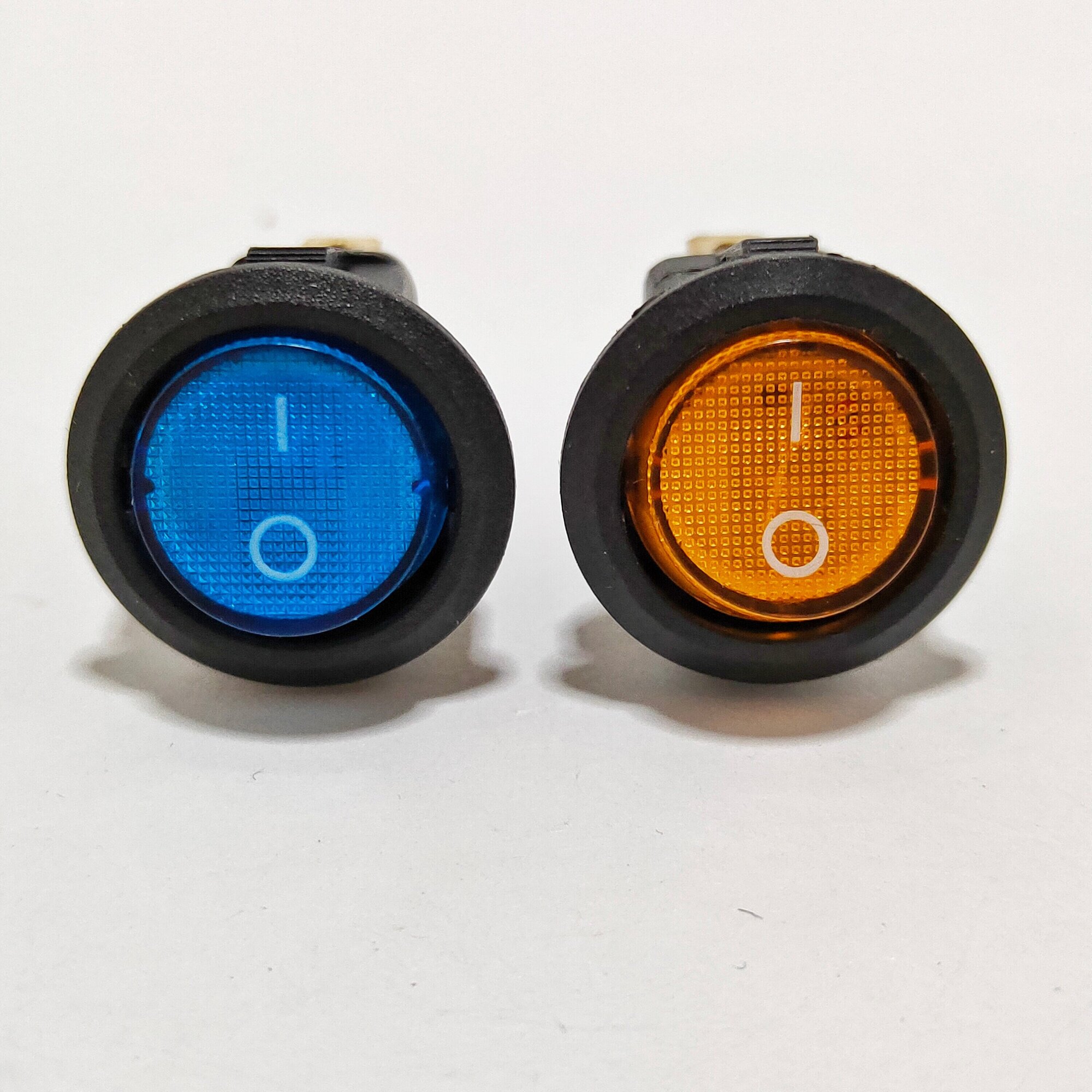 Набор выключателей авто круглые 12В 20А (3с) ON-OFF, подсветка, подсветка, 4 шт./4 цвета (+ термоусадка и клеммы)