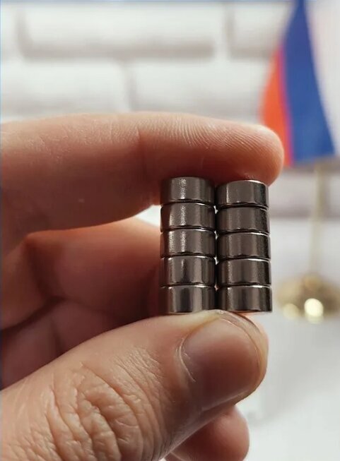 Неодимовый магнит диск 10х5 мм для доски канцелярский 10 штук набор - фотография № 2