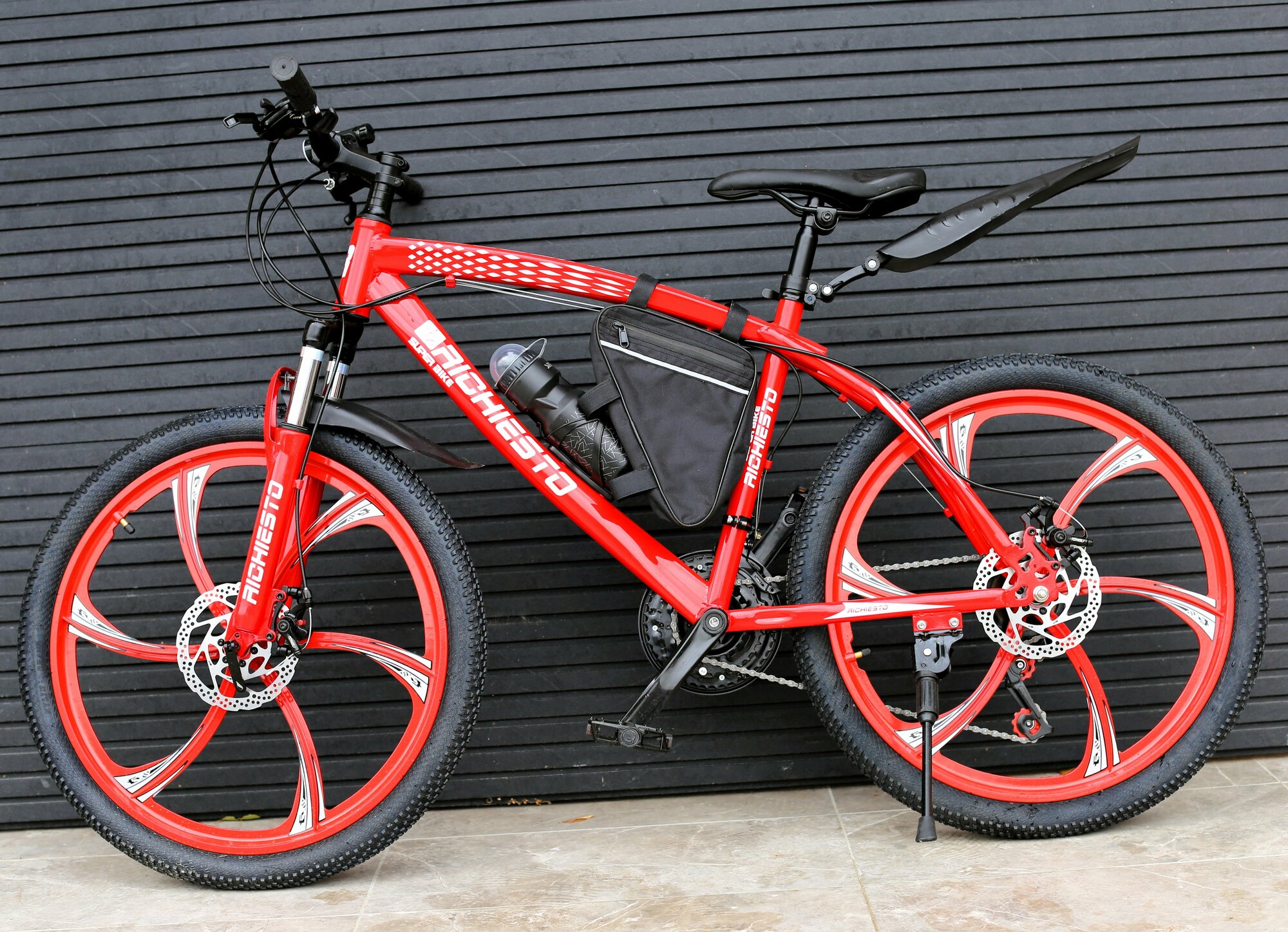 фото Велосипед Richiesto 24 Литые диски : мощность и стиль в одном велосипеде, красный глянец