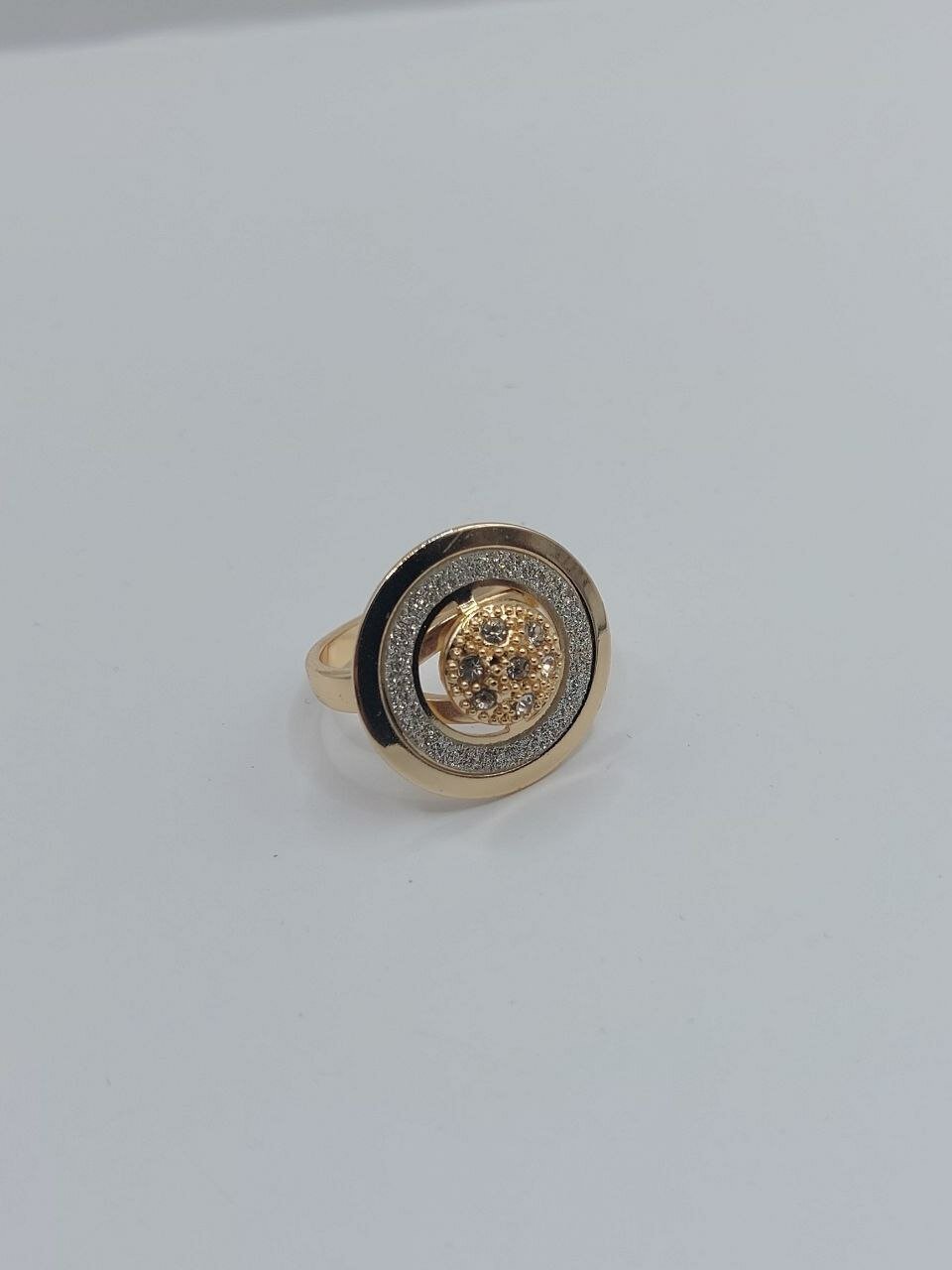 Кольцо Кольцо женское бижутерия; позолоченное кольцо бижутерия; женское кольцо под золото;, искусственный камень