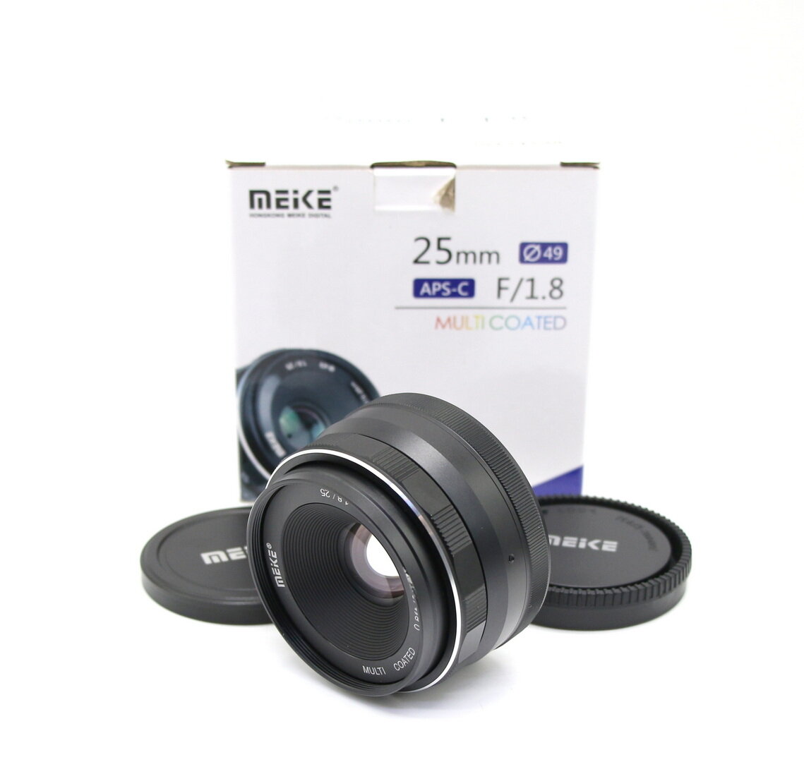 Meike 1.8/25mm Multi Coated for Micro 4/3 в упаковке