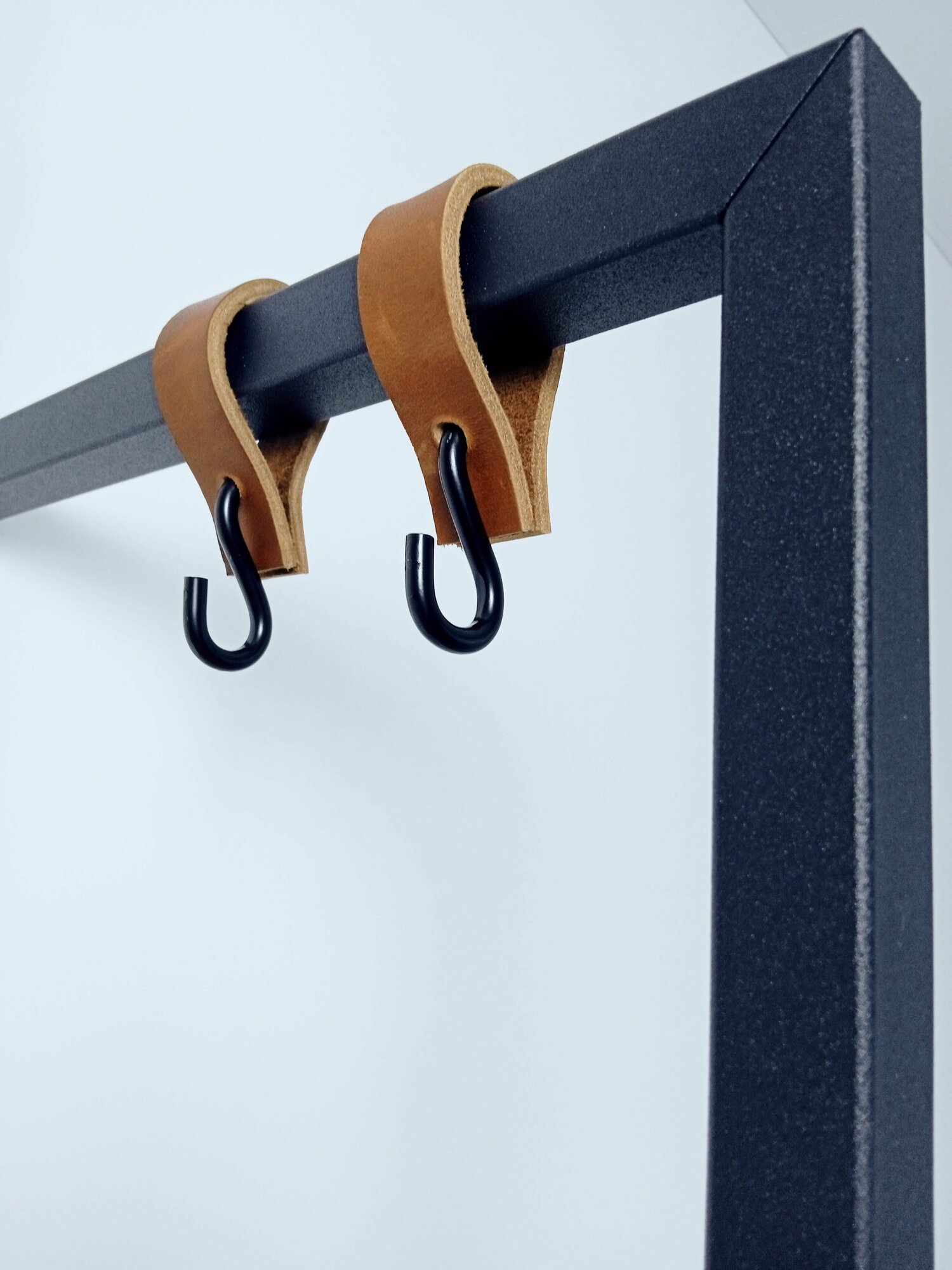 фото Комплект крючков на кожаных петлях 6 штук, MONO furniture