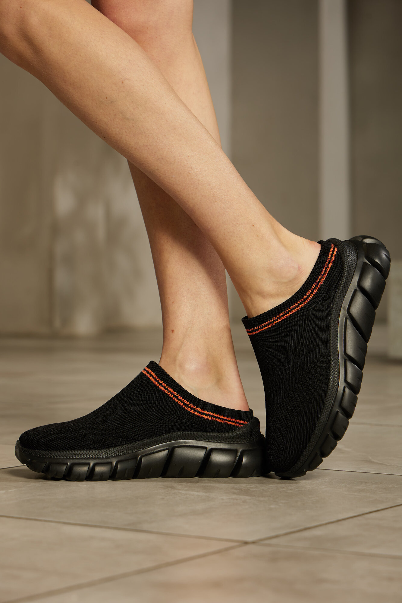 фото Женские кроссовки BONY