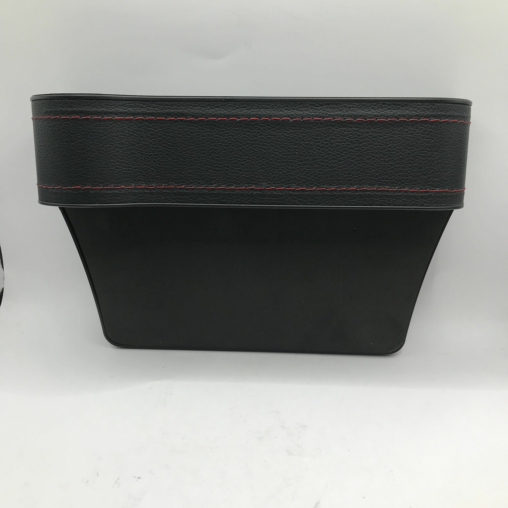 Изображение Дорожный карман - органайзер между сиденьями автомобиля автокарман для хранения мелочи, телефона, документов, с подстаканником. Черный цвет