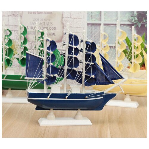 Модель синего корабля с синими парусами 16см