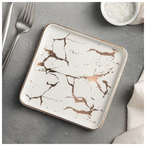 Тарелка керамическая для подачи Gold, 15,5×15,5 см, цвет белый(В наборе1шт.)