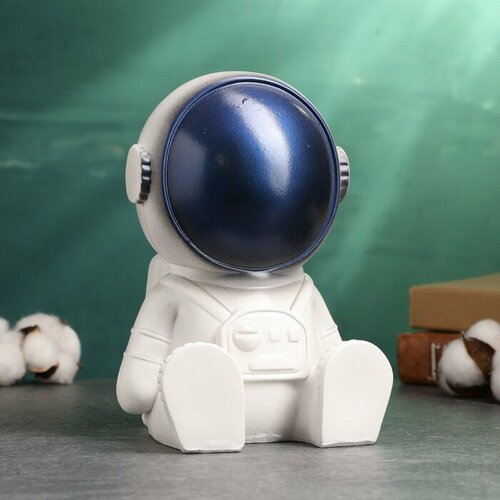 Копилка Космонавт белый 20см 777₽