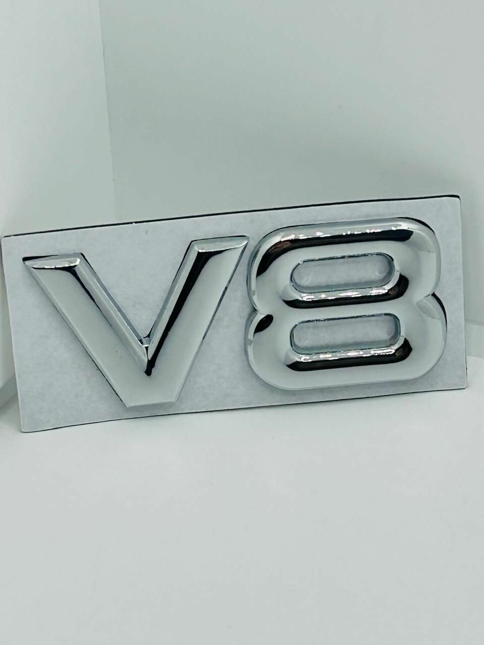 Шильдик Наклейка Эмблема V8 Хром — фото 1