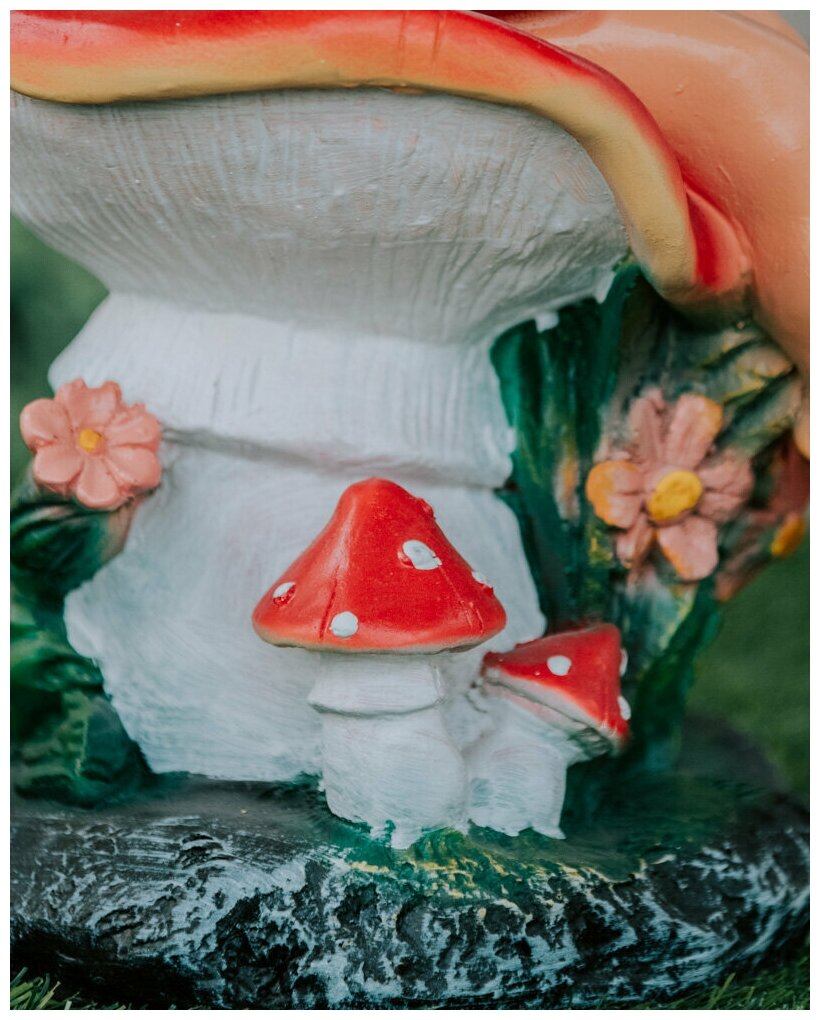 Садовая фигура "Девочка на грибе с бабочкой с крылышками", декоративная статуя для сада и огорода, высота 49 смН-49см F1000 - фотография № 4