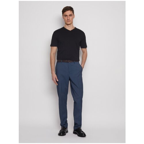 фото Брюки силуэта slim с ремнём, цвет голубой, размер 32 zolla