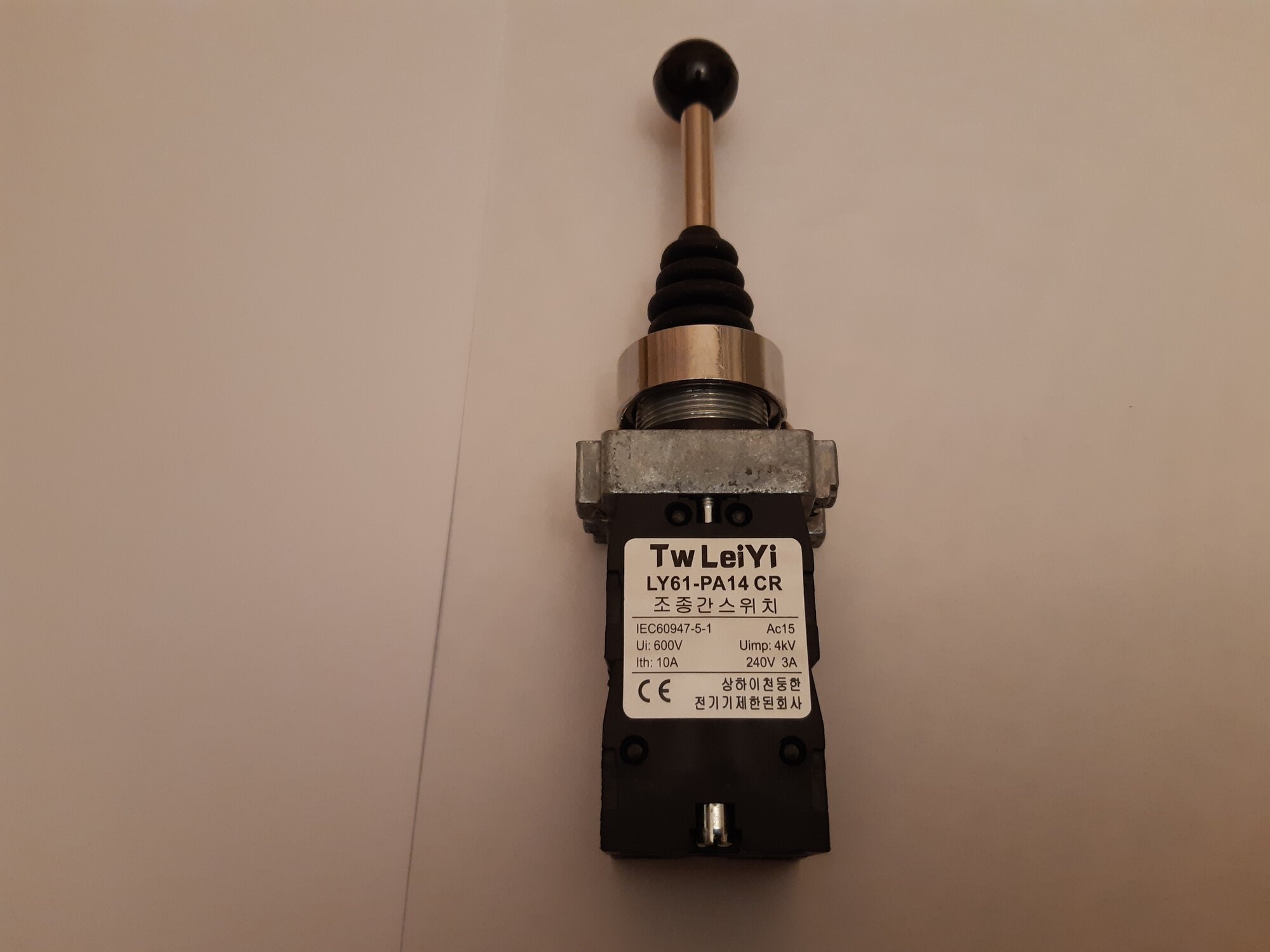 Переключатель "Джойстик" LY61(XD2)-PA14 CR, с фиксацией