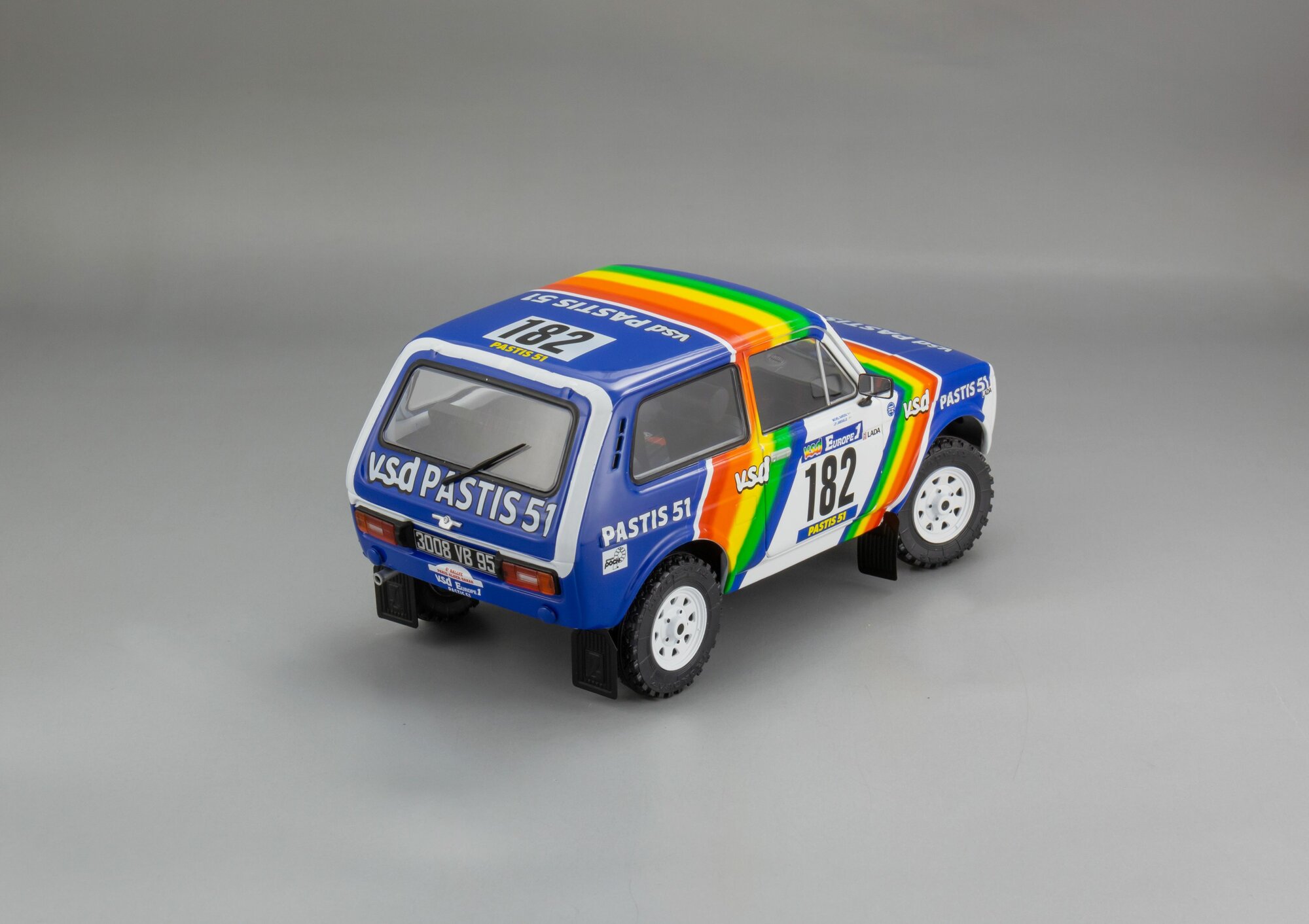 Коллекционная масштабная модель 1:18 Lada Niva Paris-Dakar #182 от Solido — фото 1