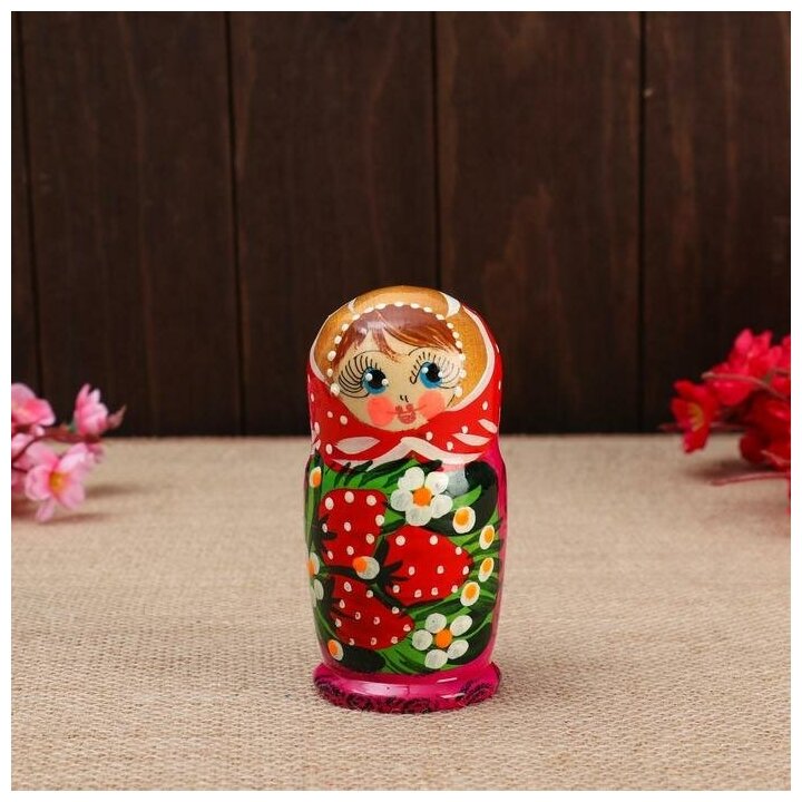 Матрёшка 3-х кукольная "Катя" ягоды, 11см, ручная роспись. - фотография № 4
