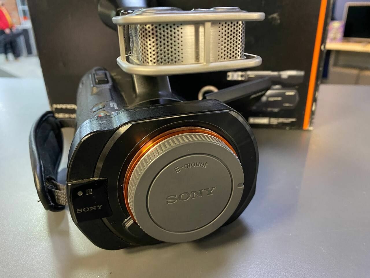 Видеокамера Sony NEX-VG900E