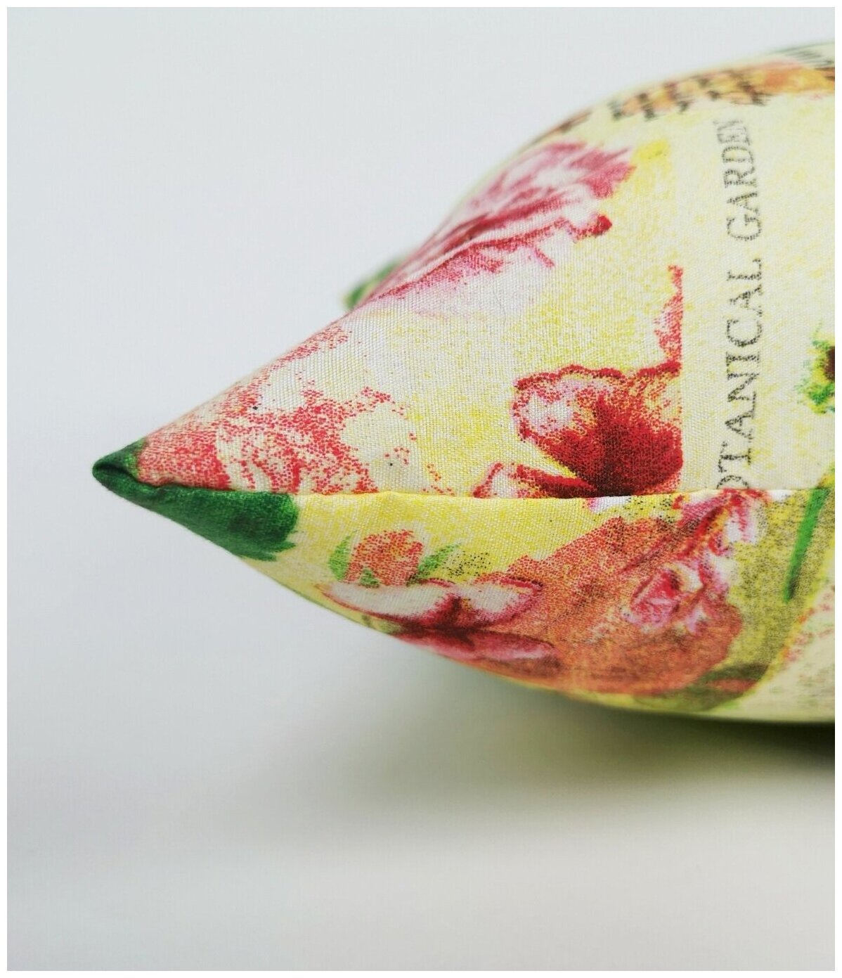 Подушка SELENA , Средняя жесткость, Полиэфирное волокно, 50x70 см - фотография № 9