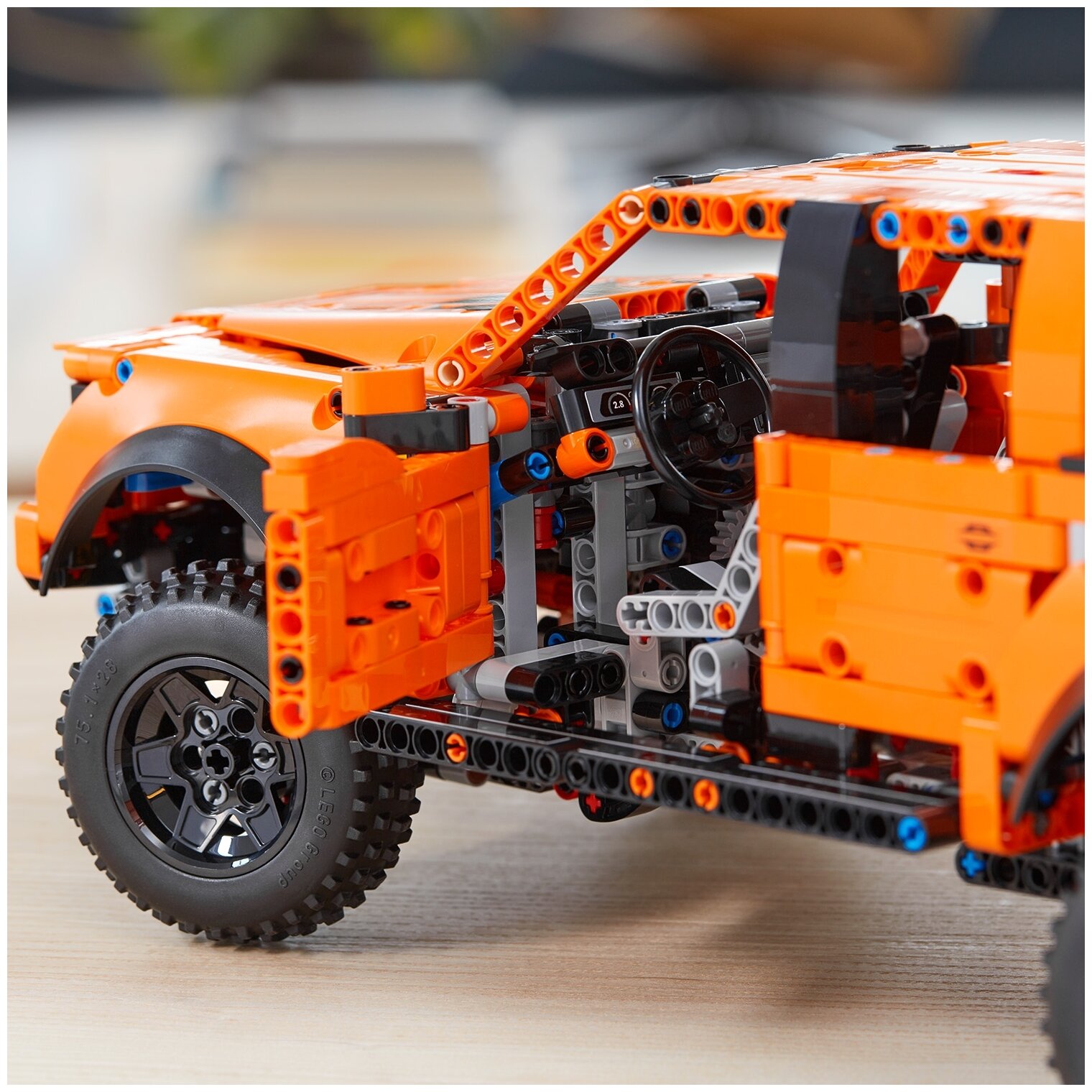Конструктор Lego Technic Ford F-150 Raptor - фото №10