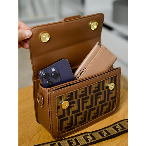 Сумка кросс-боди WoW Zina Fen 0009, фактура рельефная, гладкая, матовая, зернистая, коричневый