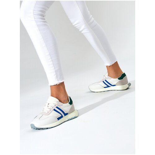 фото Кроссовки женские / corra