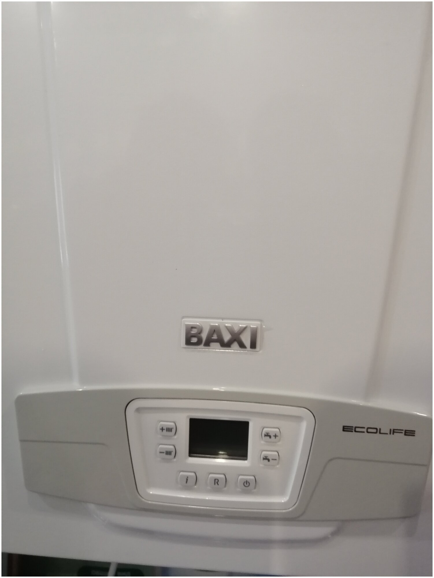 Котел газовый настенный BAXI ECO Life 24 F (двухконтурный, закрытая камера сгорания)