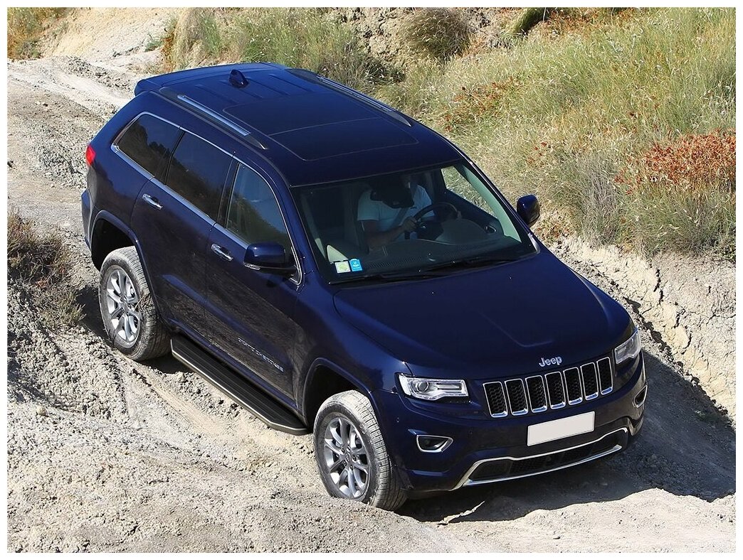 Пороги алюминиевые с площадкой "Premium-Black" (арт. A160ALB.2703.1) JEEP Grand Cherokee 2010-2013-2018- н. в.