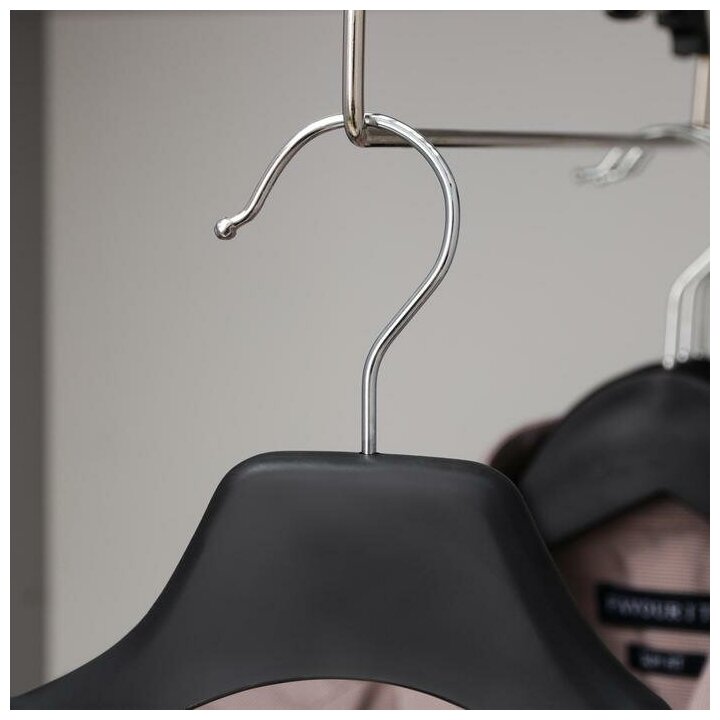 Вешалка-плечики для одежды, размер 44-46, цвет чёрный - фотография № 3