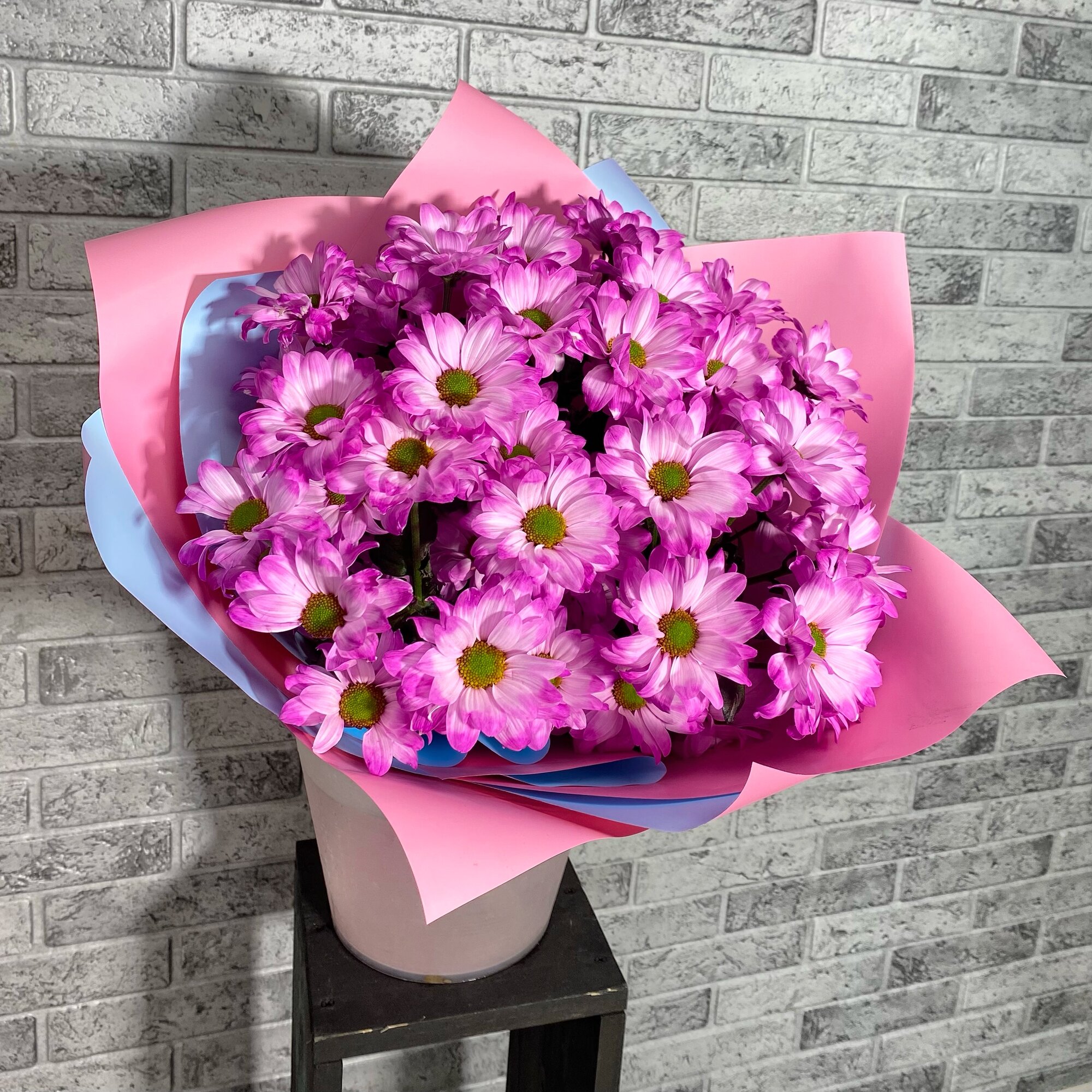 Букет из розовых ромашек