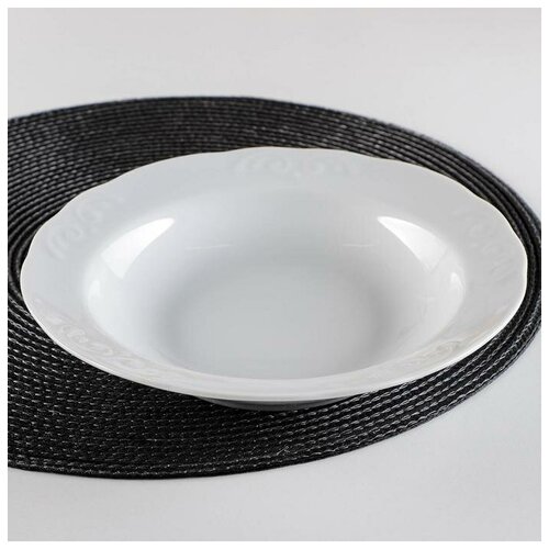 Тарелка гл 22см белье