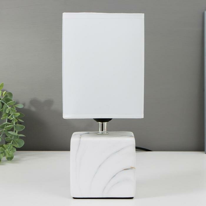 фото Лампа настольная 16375/1 E27 40Вт бело-серый 16х16х29 см