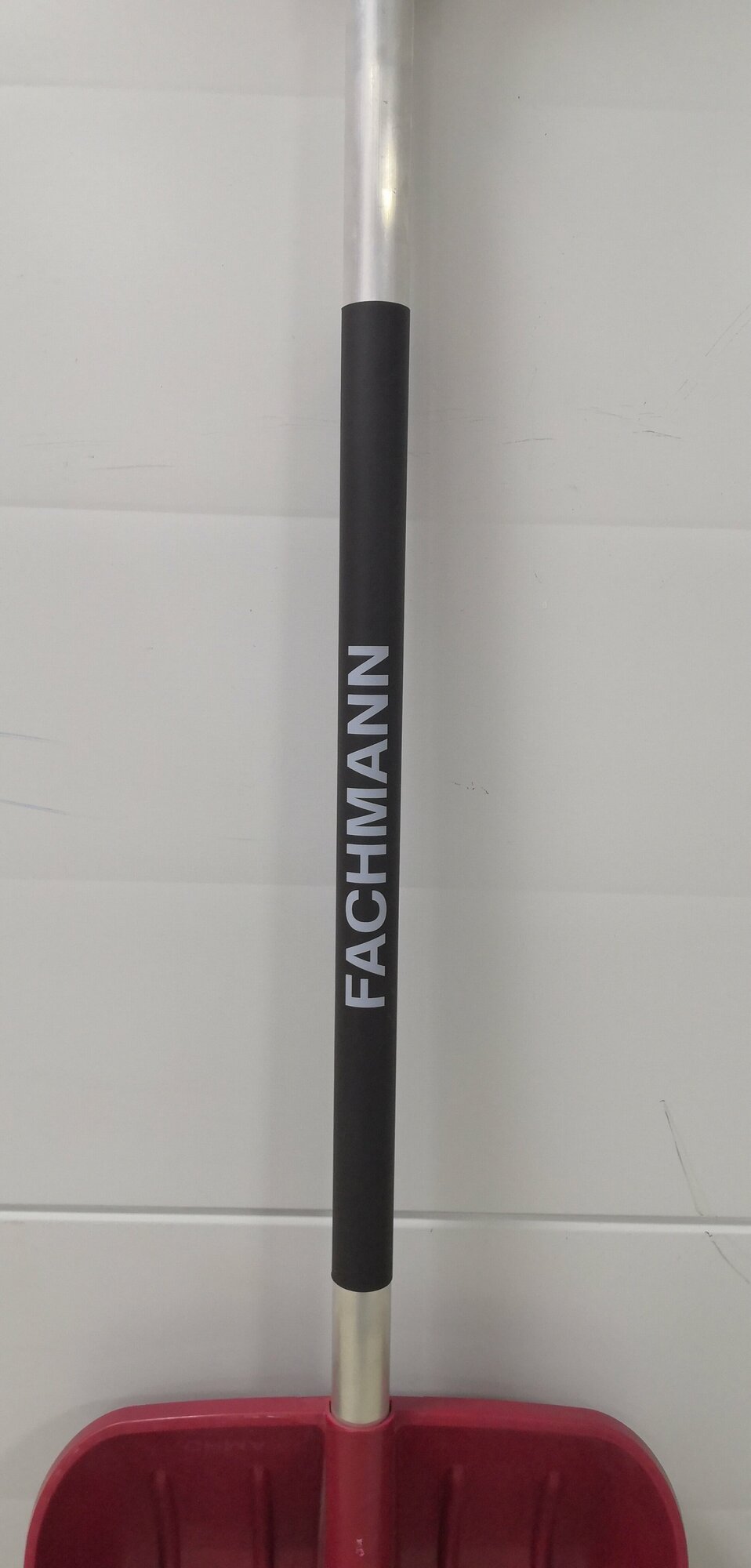 Изображение Лопата FACHMANN, для уборки снега, с черенком, алюминиевая, длина 135см, красная