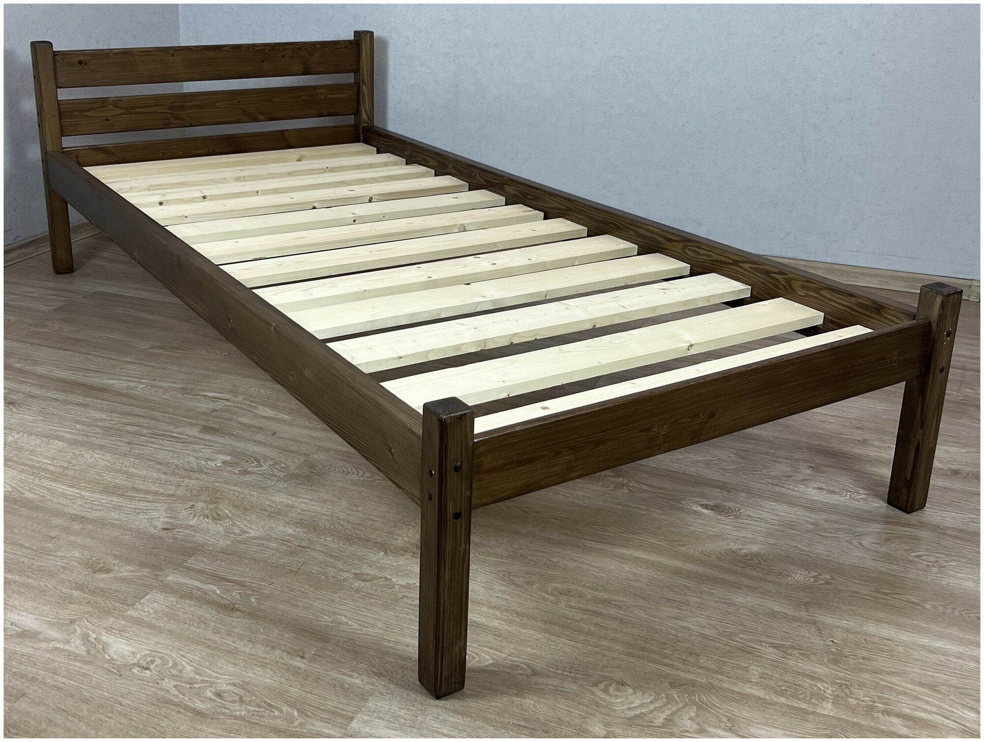 Кровать Классика лакированная из массива сосны с основанием односпальная 190х80 см, цвет темный дуб (габариты 200х90)