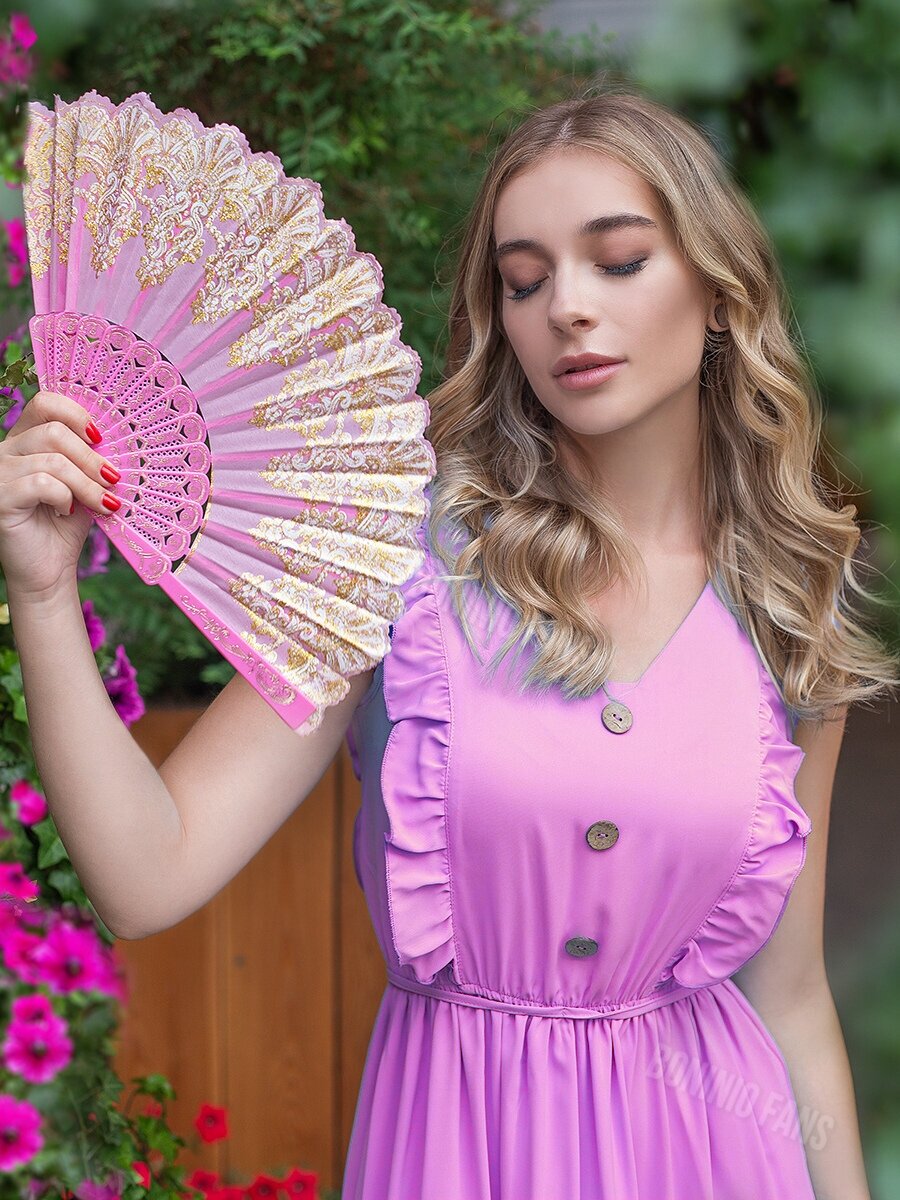Пластиковый розовый складной тканевый веер для восточных танцев и фотосессии в японском и китайском стиле - фотография № 5