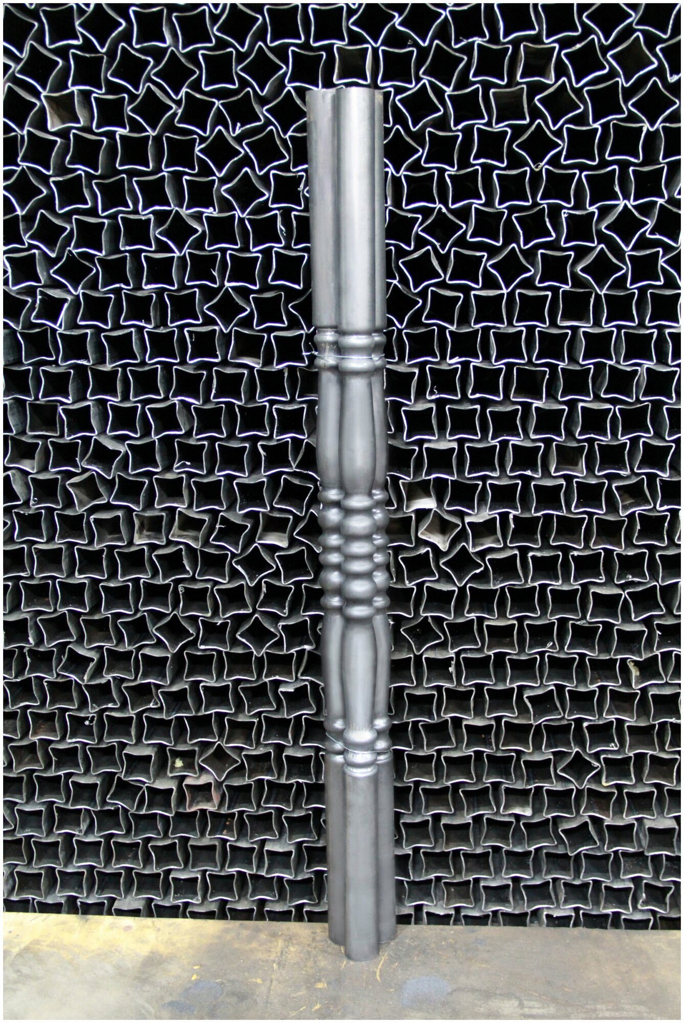 Набор балясин кованых металлических Royal Kovka, 3 шт., диаметр 42 мм, круглые окончания диаметром 42 мм, арт. 42.4 КР 3 - фотография № 3