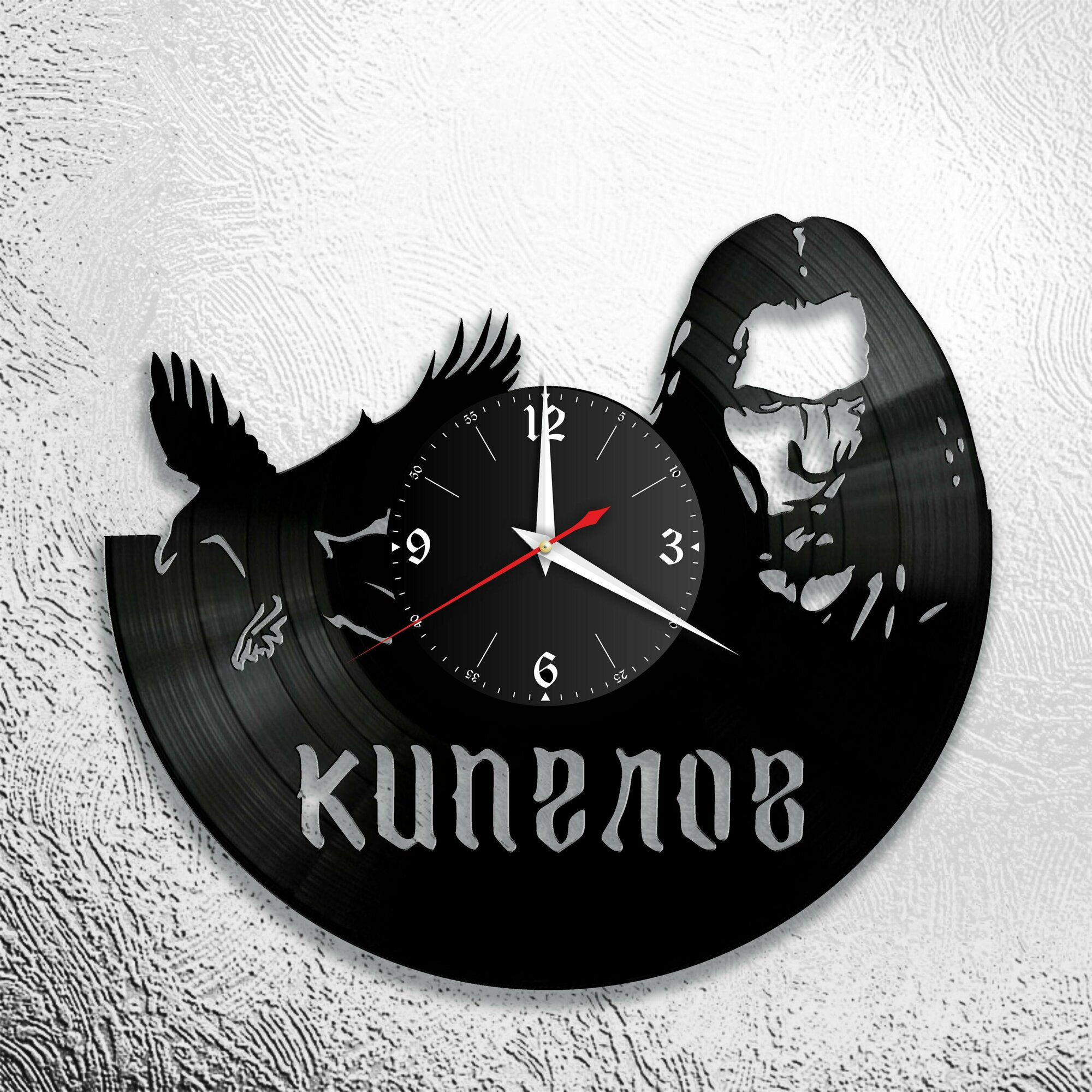 Настенные часы из виниловой пластинки с Валерием Кипеловым