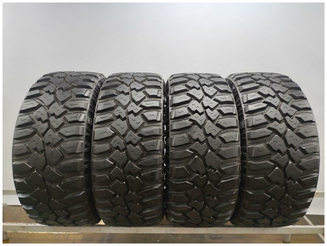 Mickey Thompson Deegan 38 305/55 R20 БУ Шины Летние