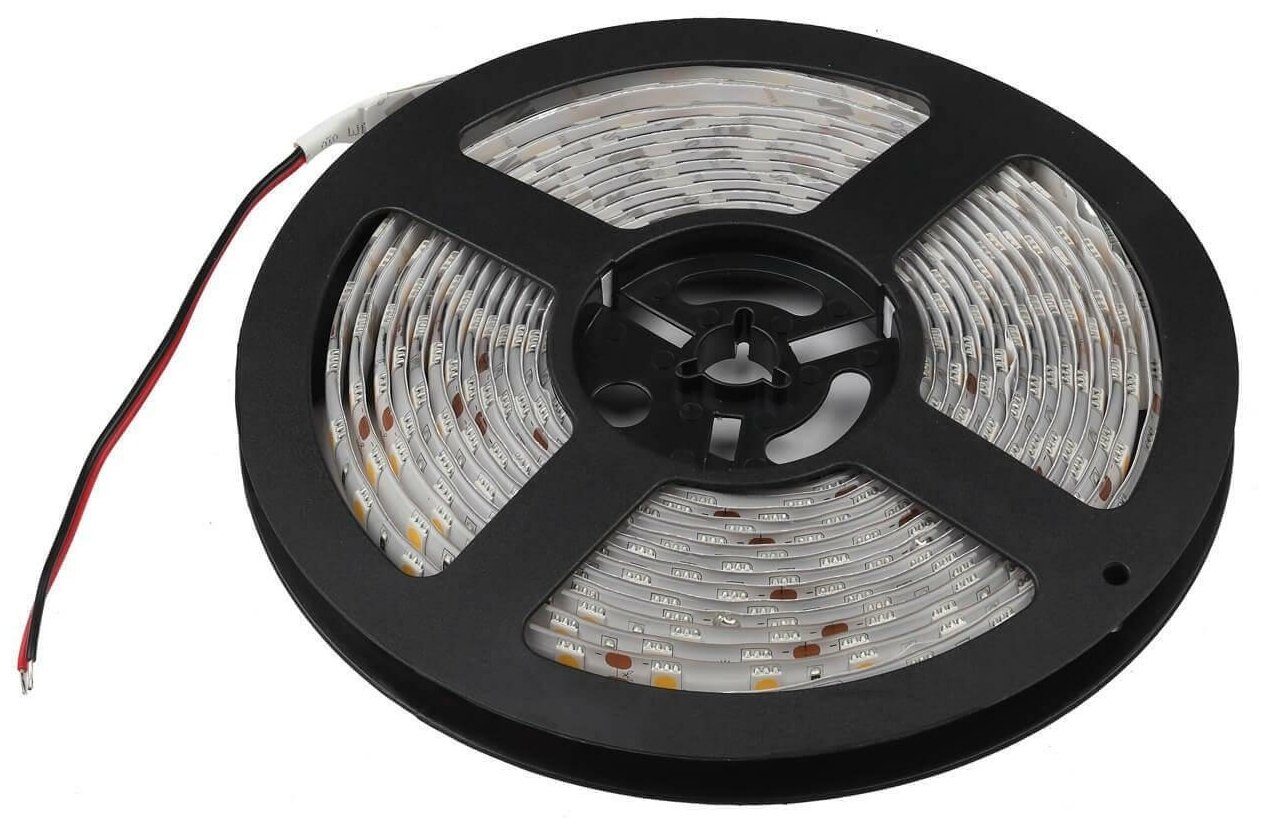 Светодиодная влагозащищенная лента ЭРА 14,4W/m 60LED/m 5050SMD теплый белый 5M - фото №1