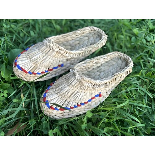 Лапти мужские WoodFun из аира для бани натуральные 30x15x8 см р43-44 1120₽