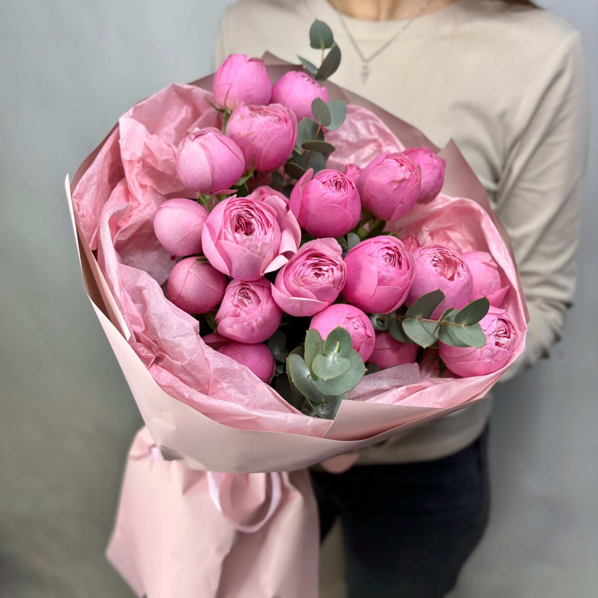 Монобукет из 7 кустовых пионовидных роз Silva Pink (flow 107)