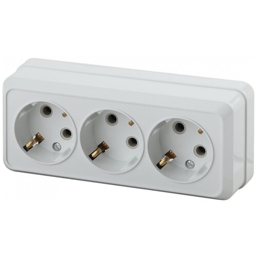 Розетка тройная Intro Quadro 2-206-01 с заземлением открытой установки 16А 250В белый