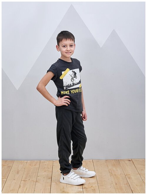 Школьные брюки джоггеры Микита, размер 104, черный, серый